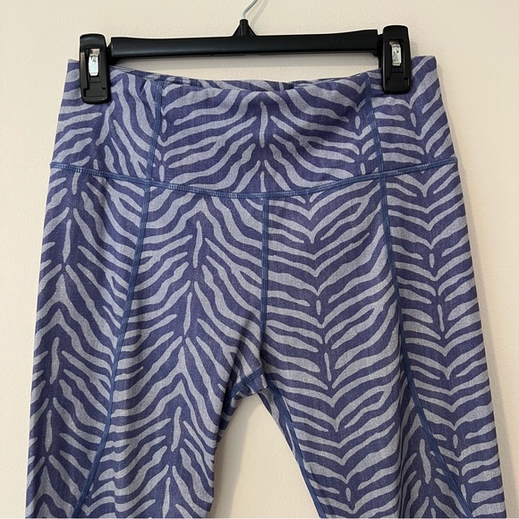 Varley Animal Print Blue/ Purple Activewear Leggings M ($110) - Picture 4 of 6